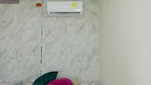Snapshot of dani-lue chatting on May 2026 02:13:02 PM dani-lue online show from May 2026 02:13:02 PM