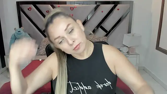 natalia5560 online show from November 2025 01:21:02 PM