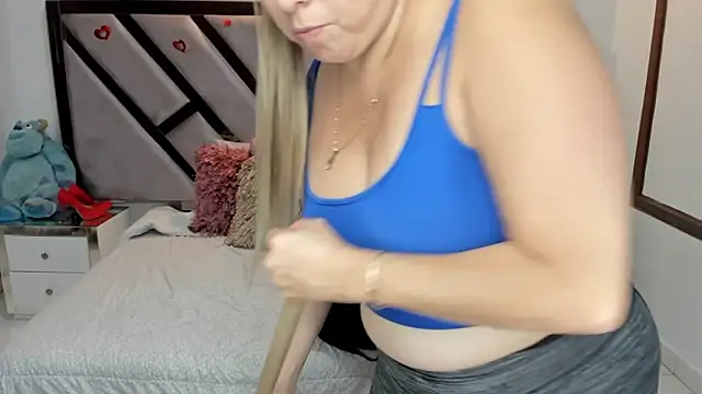 natalia5560 online show from November 2025 01:12:02 PM