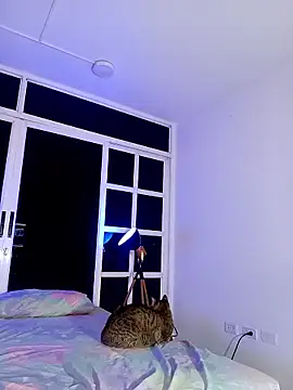 loladupont online show from April 2026 02:42:02 AM