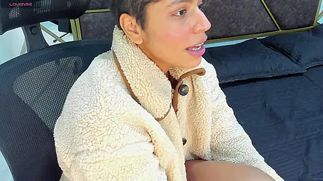 AbrilSonne online show from January 2025 01:56:01 AM