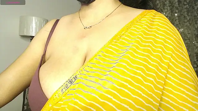 hot menka online show from February 2026 04:00:02 PM