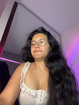 Snapshot of Rosita_forever_ chatting on May 2026 10:10:02 AM Rosita forever online show from May 2026 10:10:02 AM