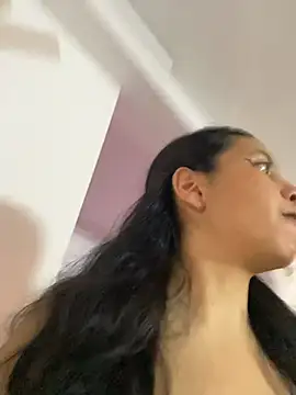 Snapshot of Rosita_forever_ chatting on May 2026 04:58:02 PM Rosita forever online show from May 2026 04:58:02 PM