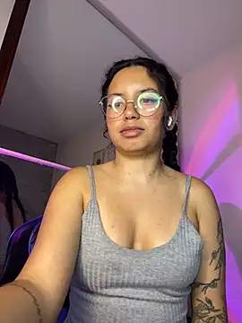Snapshot of Rosita_forever_ chatting on May 2026 05:03:02 AM Rosita forever online show from May 2026 05:03:02 AM