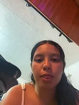 Snapshot of Rosita_forever_ chatting on May 2026 06:26:04 PM Rosita forever online show from May 2026 06:26:04 PM
