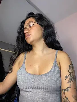 Snapshot of Rosita_forever_ chatting on June 2026 03:14:01 PM Rosita forever online show from June 2026 03:14:01 PM