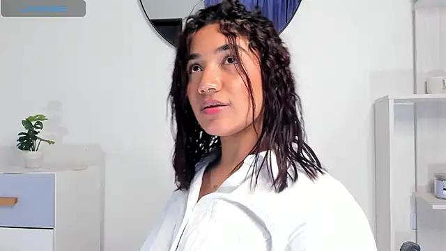 martina roldam online show from December 2024 04:51:02 AM