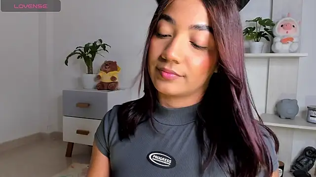 martina roldam online show from January 2025 01:06:01 AM