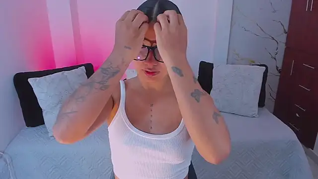 martina roldam online show from March 2026 02:26:01 AM