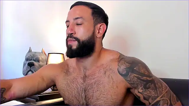 Snapshot of BradLeon_ chatting on October 2025 07:22:01 PM BradLeon online show from October 2025 07:22:01 PM