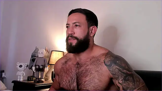 Snapshot of BradLeon_ chatting on November 2025 08:43:01 PM BradLeon online show from November 2025 08:43:01 PM