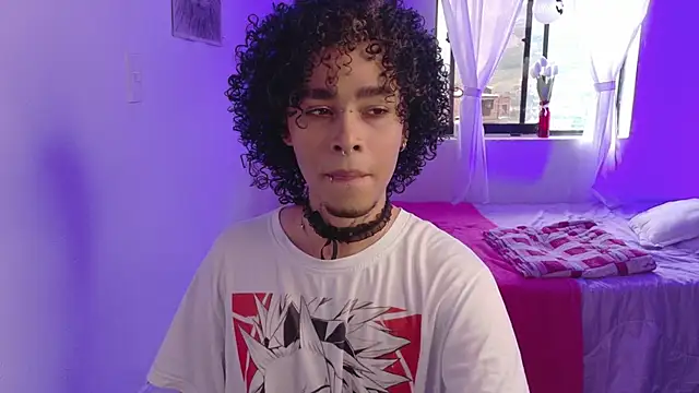 Snapshot of seven7xis chatting on September 2025 09:48:02 PM seven7xis online show from September 2025 09:48:02 PM