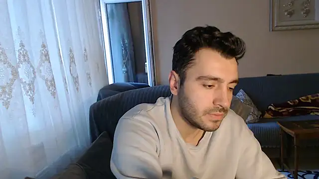 handsomeee04 online show from November 2025 02:39:02 PM