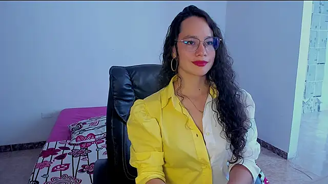 emmaTorres1 online show from February 2025 08:18:01 PM