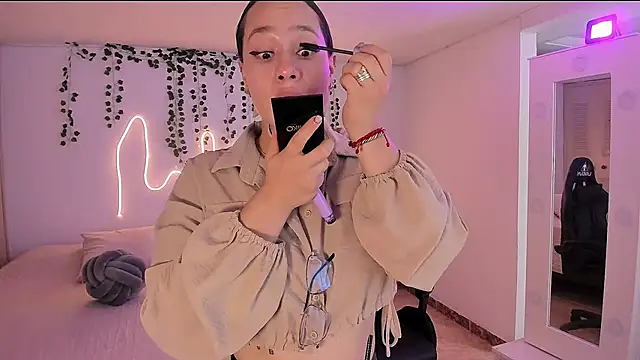 emmaTorres1 online show from September 2025 03:39:01 PM