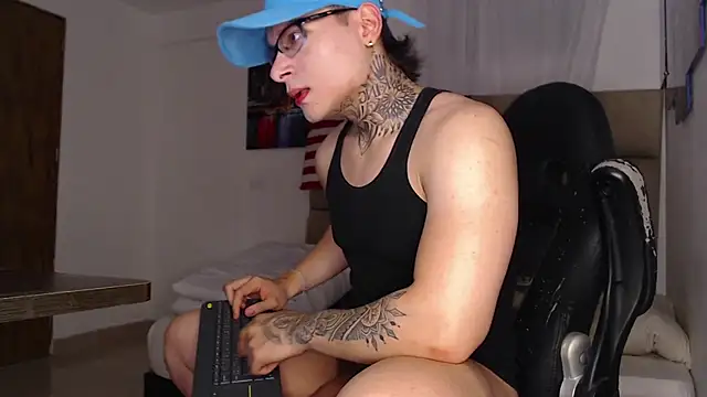 DennisWalkerr online show from March 2025 12:19:01 AM