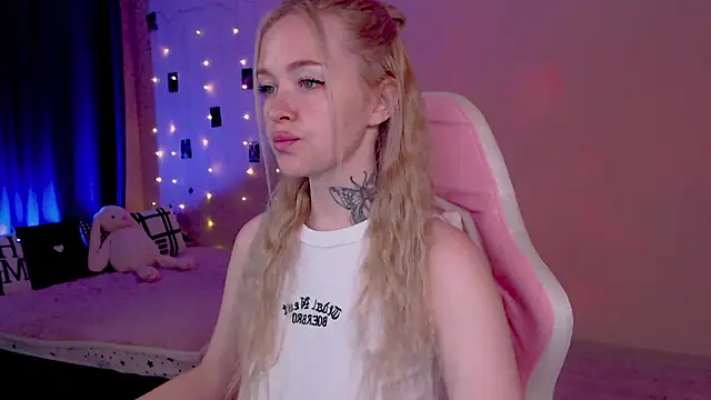 Snapshot of Naughty_Mable chatting on July 2026 11:45:02 PM Naughty Mable online show from July 2026 11:45:02 PM