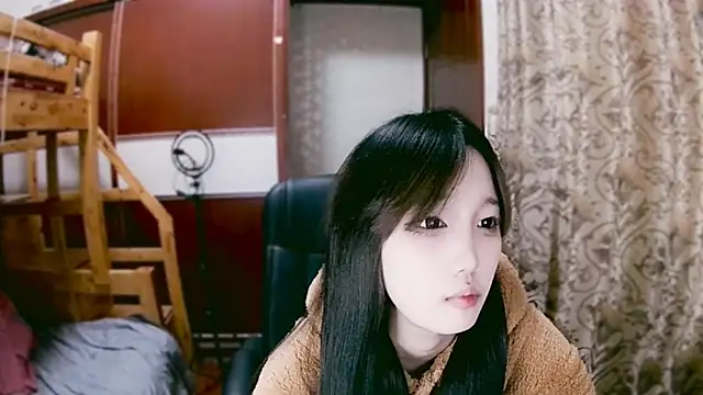 Snapshot of lulu-2002 chatting on January 2025 12:46:02 PM lulu-2002 online show from January 2025 12:46:02 PM