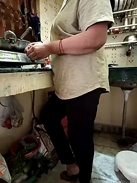 Snapshot of Soniya_444 chatting on February 2025 04:35:01 AM Soniya 444 online show from February 2025 04:35:01 AM