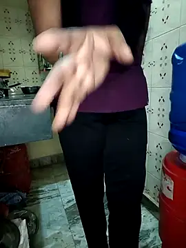 Snapshot of Soniya_444 chatting on March 2025 07:05:02 AM Soniya 444 online show from March 2025 07:05:02 AM