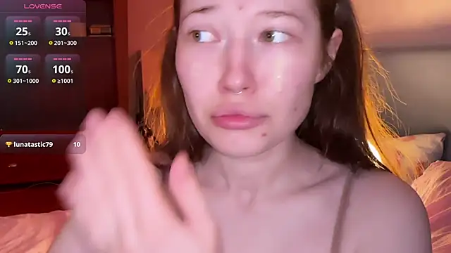 Snapshot of eva_varnerr chatting on July 2026 12:58:02 AM eva varnerr online show from July 2026 12:58:02 AM