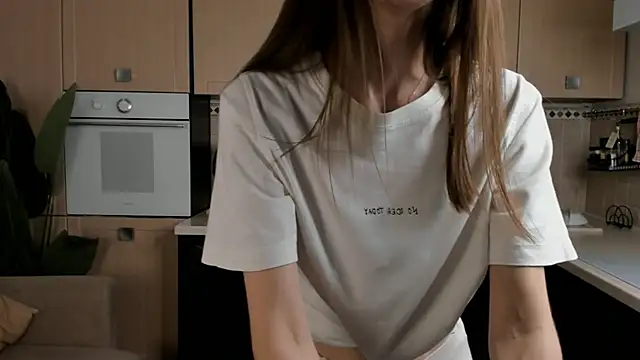 LinnGaillard online show from December 2024 01:39:02 PM