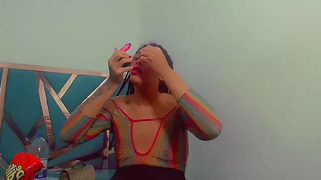 Snapshot of fox_naughty_violet chatting on November 2025 08:10:01 PM fox naughty violet online show from November 2025 08:10:01 PM