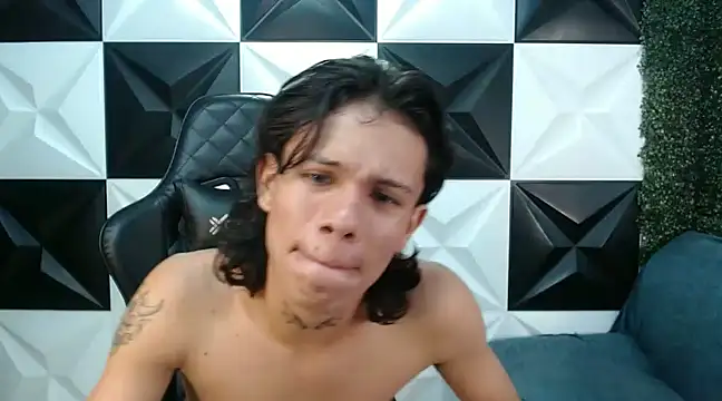 andy dan18 online show from February 2025 09:18:01 PM