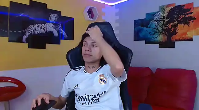 andy dan18 online show from February 2025 08:20:02 PM