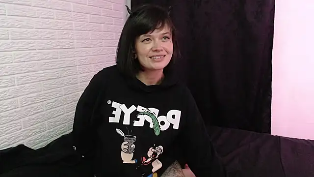 Snapshot of rousstattoo chatting on March 2025 04:32:01 AM rousstattoo online show from March 2025 04:32:01 AM