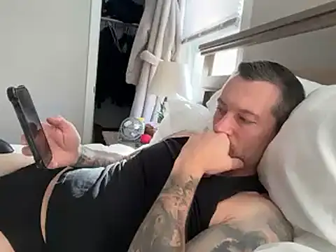 Snapshot of moon-boy chatting on November 2025 06:09:02 PM moon-boy online show from November 2025 06:09:02 PM