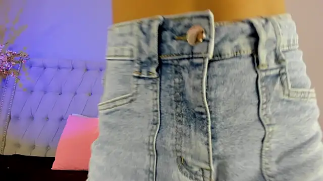 GysellHanson online show from November 2025 11:36:02 AM