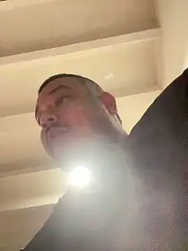 Snapshot of El_Titan1998 chatting on December 2024 03:58:01 AM El Titan1998 online show from December 2024 03:58:01 AM