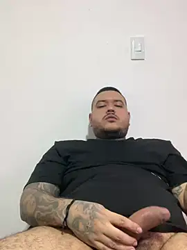 Snapshot of El_Titan1998 chatting on January 2025 09:52:02 PM El Titan1998 online show from January 2025 09:52:02 PM