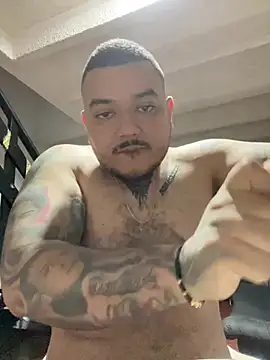 Snapshot of El_Titan1998 chatting on January 2025 01:58:01 PM El Titan1998 online show from January 2025 01:58:01 PM