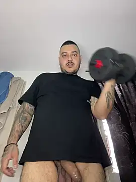 Snapshot of El_Titan1998 chatting on January 2025 07:18:01 PM El Titan1998 online show from January 2025 07:18:01 PM