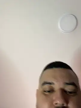 Snapshot of El_Titan1998 chatting on February 2025 08:30:01 PM El Titan1998 online show from February 2025 08:30:01 PM