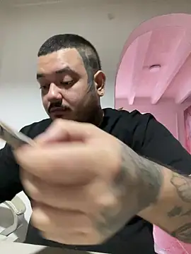 Snapshot of El_Titan1998 chatting on March 2025 01:21:01 PM El Titan1998 online show from March 2025 01:21:01 PM