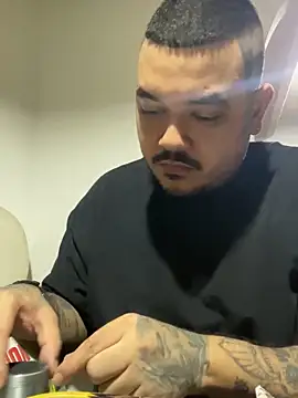 Snapshot of El_Titan1998 chatting on March 2025 01:31:01 AM El Titan1998 online show from March 2025 01:31:01 AM