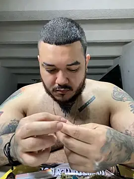 Snapshot of El_Titan1998 chatting on September 2025 10:37:01 AM El Titan1998 online show from September 2025 10:37:01 AM