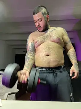 Snapshot of El_Titan1998 chatting on September 2025 10:42:01 PM El Titan1998 online show from September 2025 10:42:01 PM