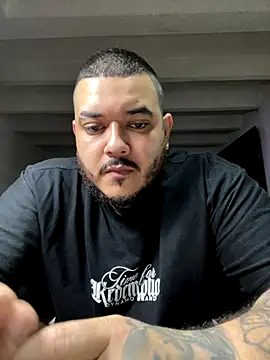 Snapshot of El_Titan1998 chatting on September 2025 10:10:02 PM El Titan1998 online show from September 2025 10:10:02 PM