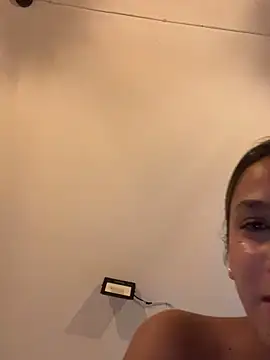 Snapshot of Mariapaula chatting on February 2025 08:26:02 PM Mariapaula online show from February 2025 08:26:02 PM