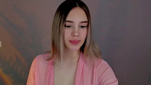 Snapshot of AngelicaKleee chatting on February 2025 01:54:01 AM AngelicaKleee online show from February 2025 01:54:01 AM