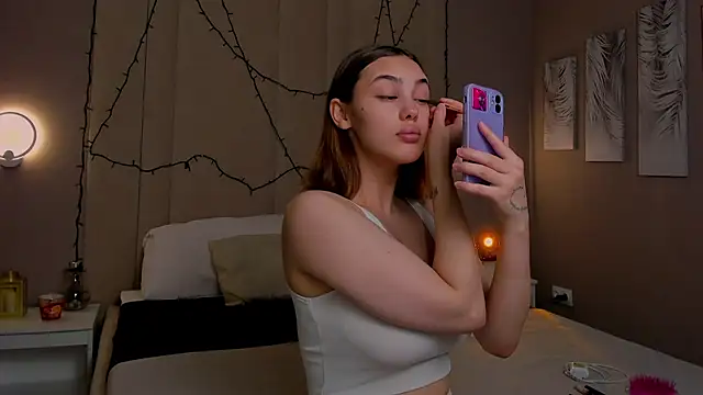 Snapshot of AngelicaKleee chatting on September 2025 01:39:01 AM AngelicaKleee online show from September 2025 01:39:01 AM