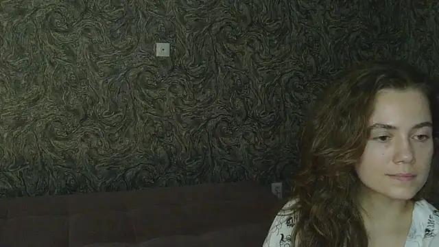 Snapshot of CurlyNed chatting on January 2025 11:42:02 AM CurlyNed online show from January 2025 11:42:02 AM