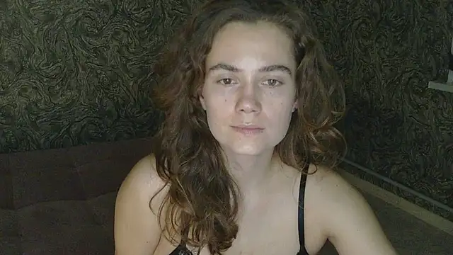 Snapshot of CurlyNed chatting on January 2025 02:43:01 PM CurlyNed online show from January 2025 02:43:01 PM