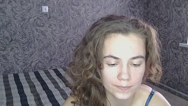 Snapshot of CurlyNed chatting on February 2025 11:21:02 AM CurlyNed online show from February 2025 11:21:02 AM