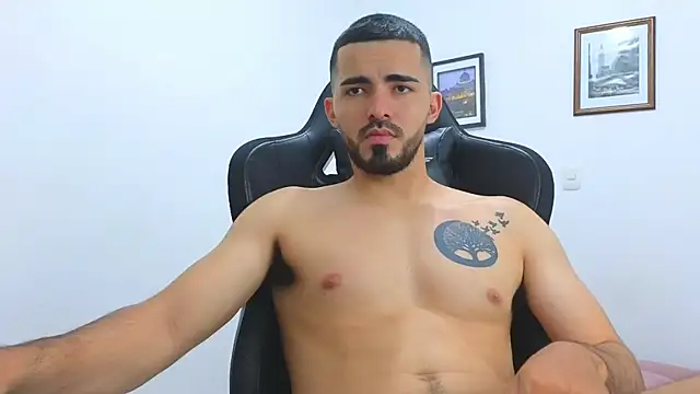 Massimoo 07 online show from February 2025 10:42:02 PM